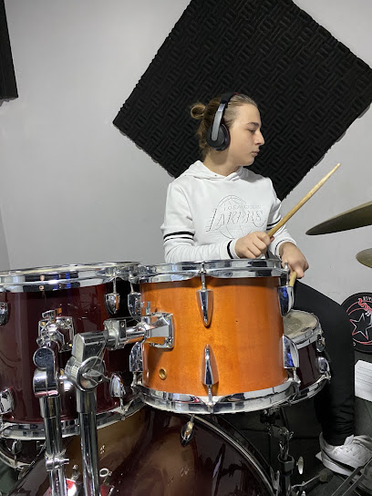 Beşevler Sanat Merkezi & Müzik Kursu & Şan Kursu & Piyano Kursu & Bateri Kursu &Gitar Kursu